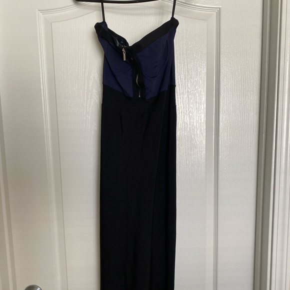 ✨SALE✨ Bebe Zip front Midi dress - Picture 2 of 4